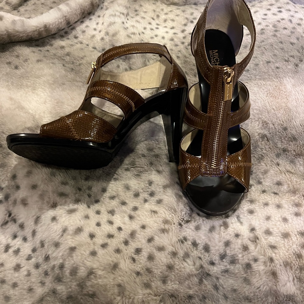 Michael Kors Sz 9 Caramel Brown Pump